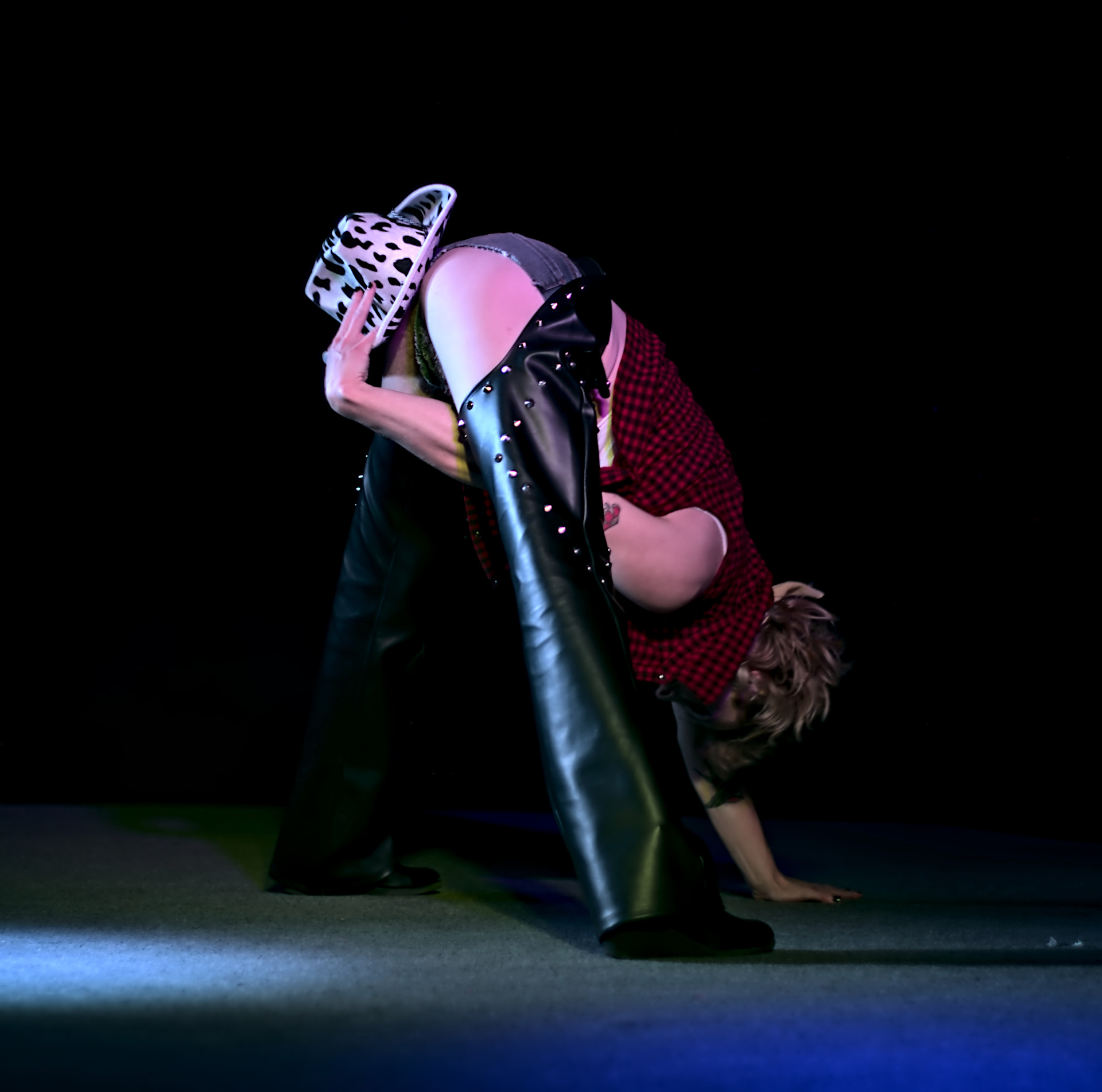 STRIP TEASE + LAP DANCE