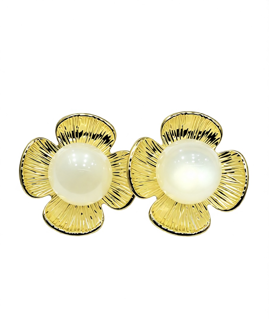 Gold Flower Pearl Earrings