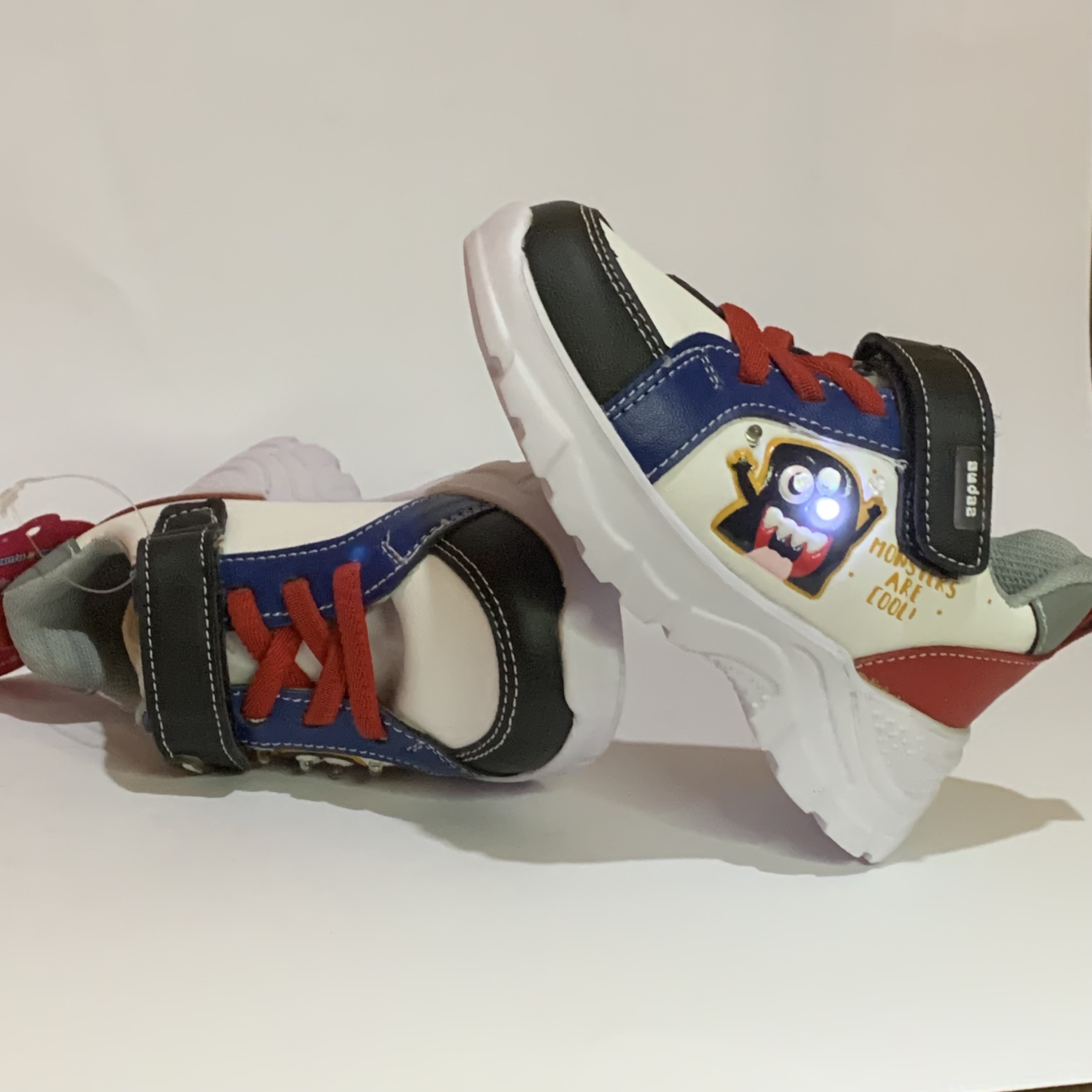 Tenis  multicolor con luz AUDAZ 