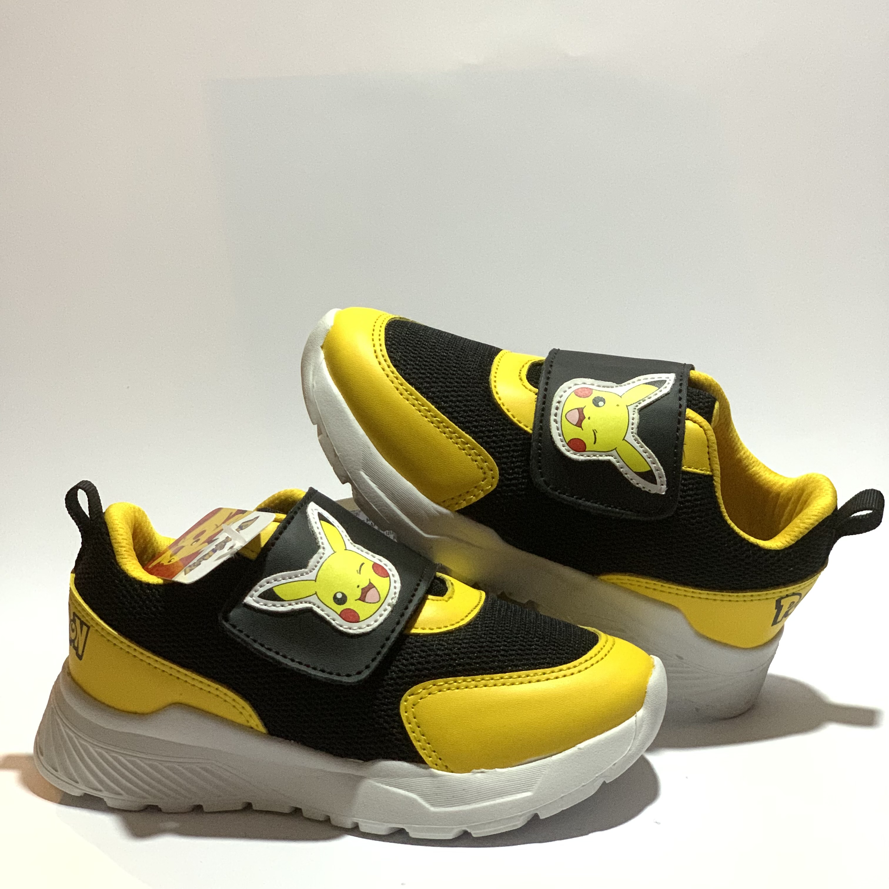 Tenis infantiles Pikachu