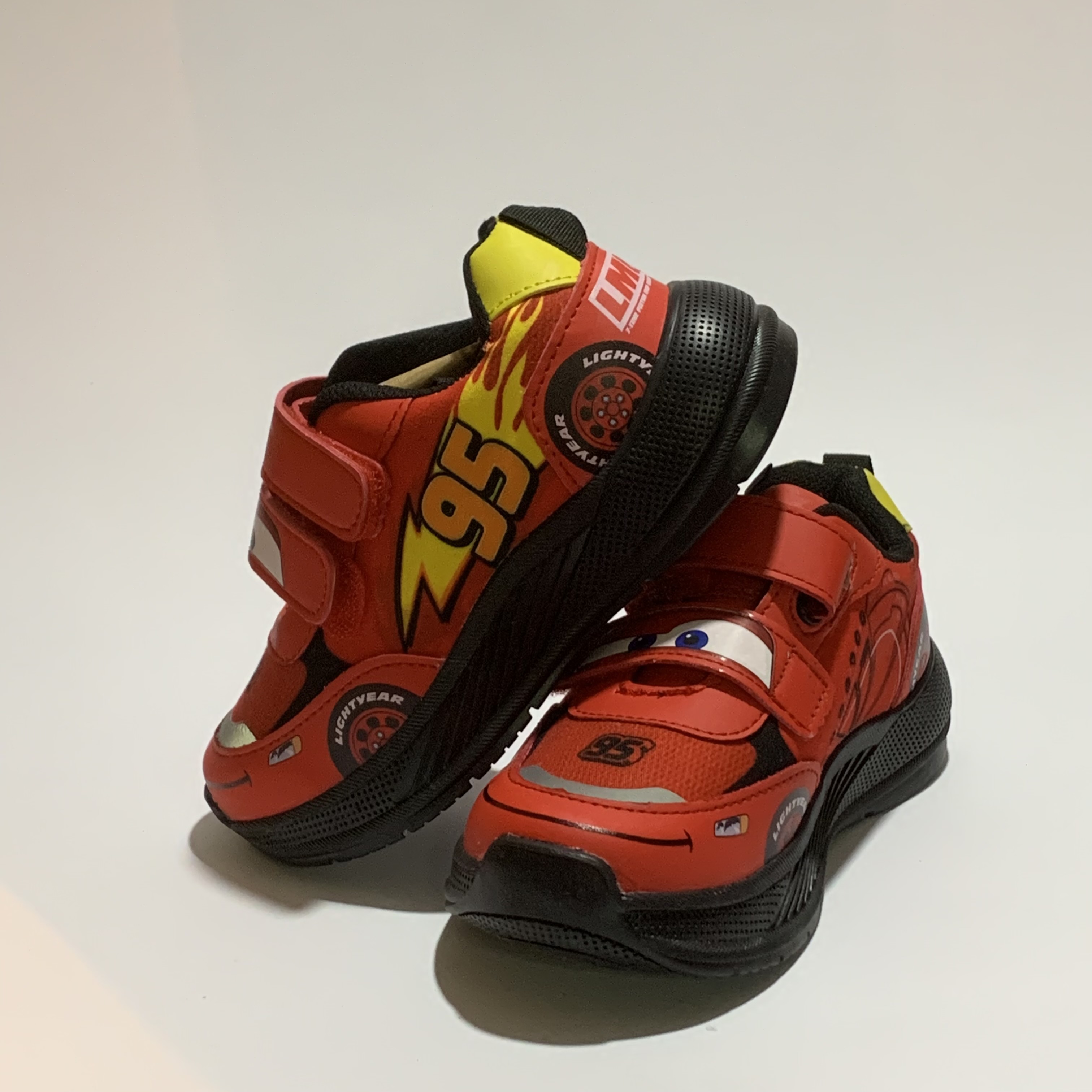 Tenis infantiles Cars edición Rayo McQueen