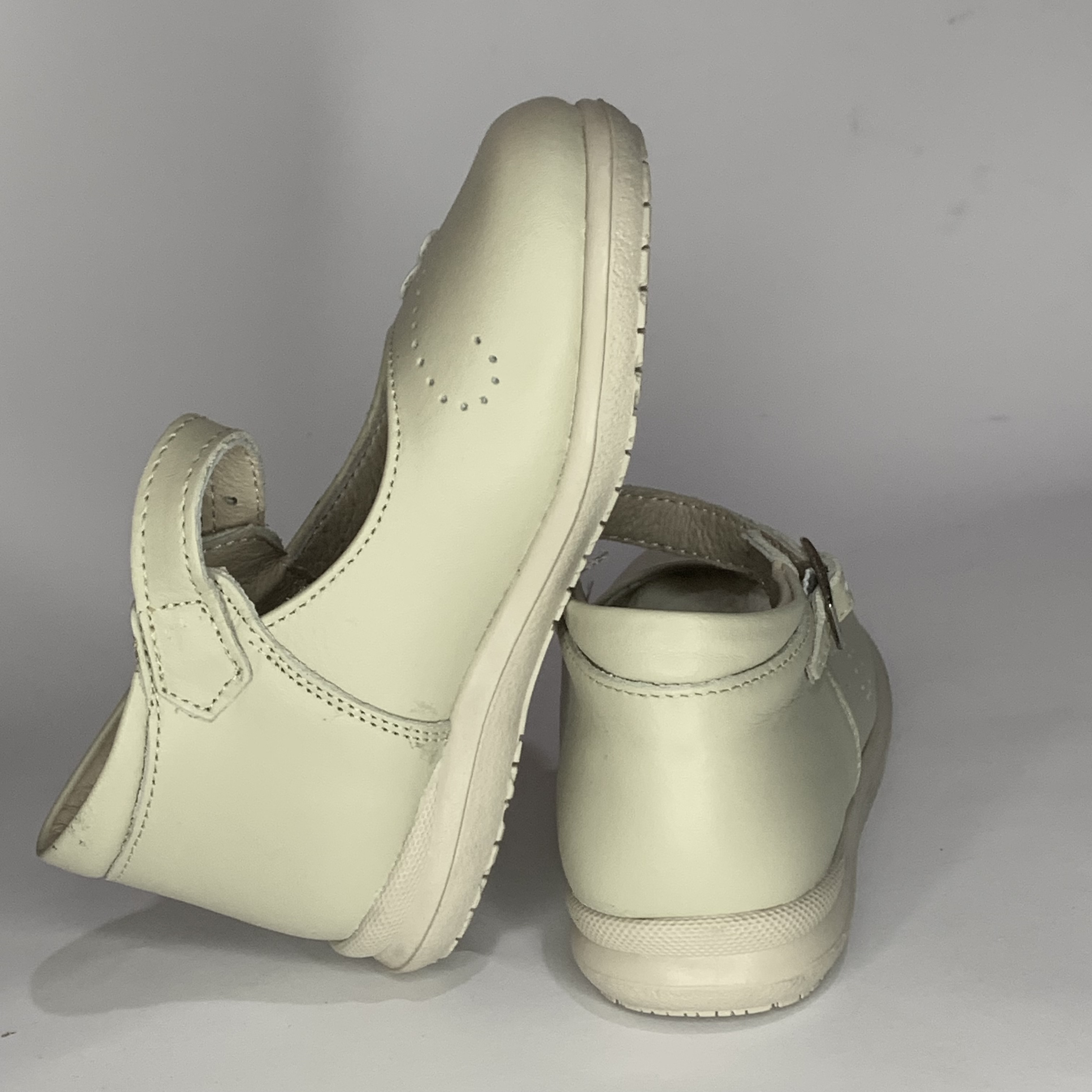 Zapatos beige DOGI