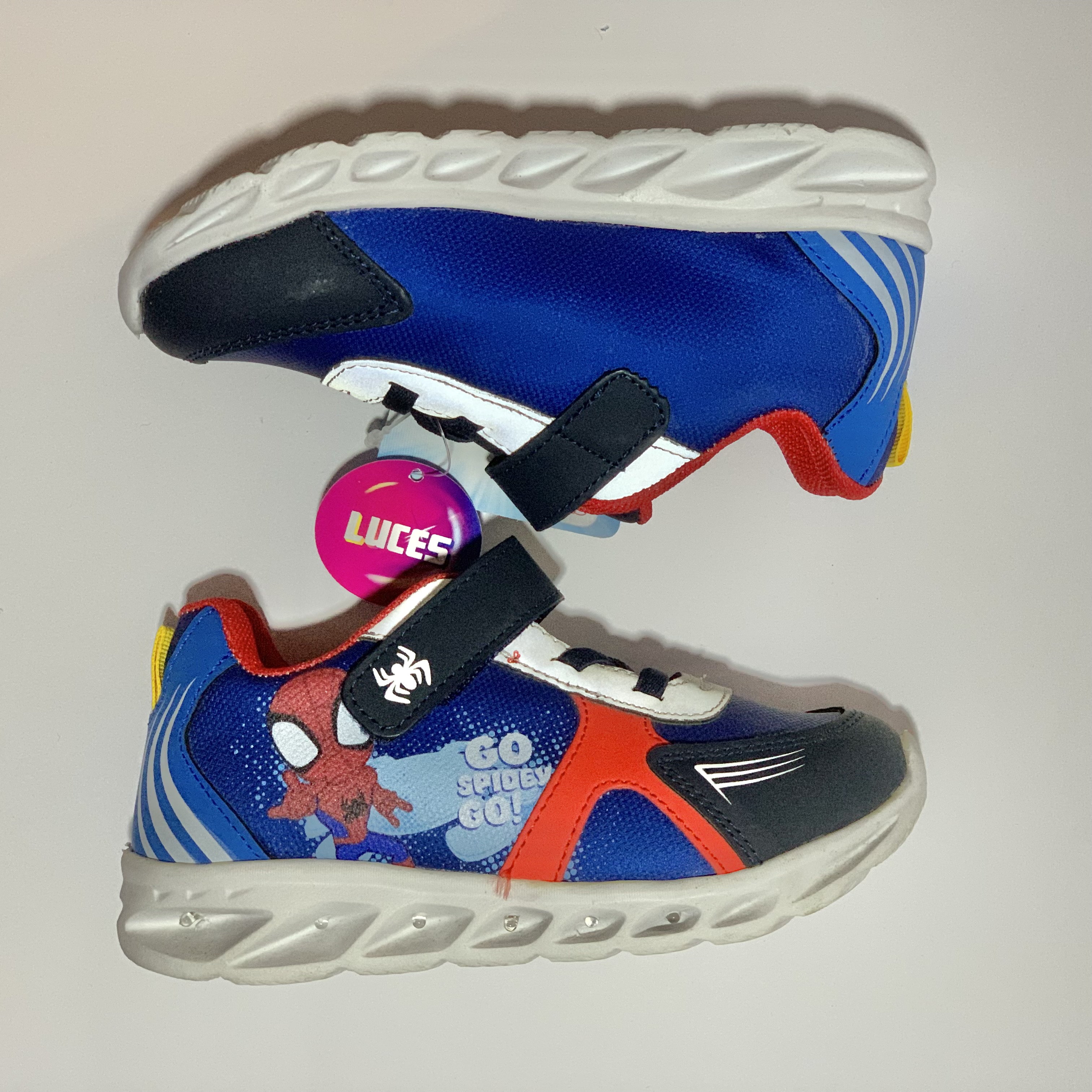 Tenis luces originales MARVEL