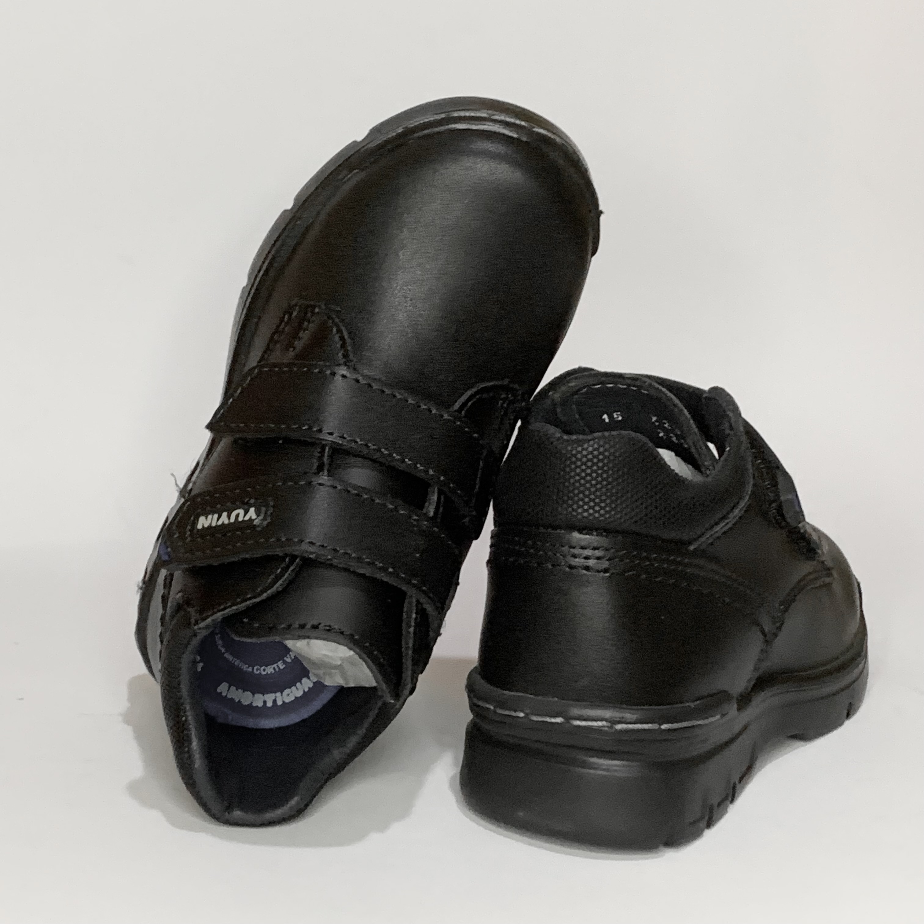 Zapato escolar negro para niño YUYIN
