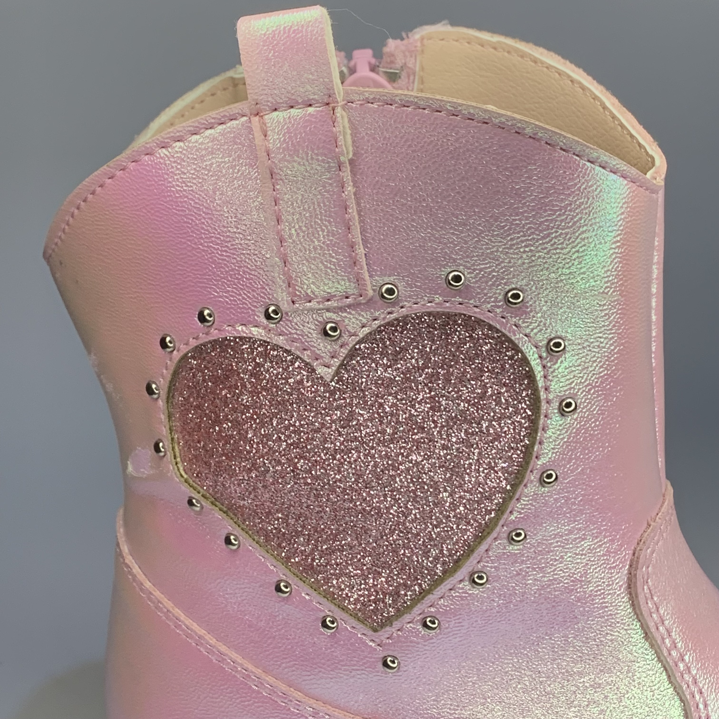 Bota vaquera con corazón