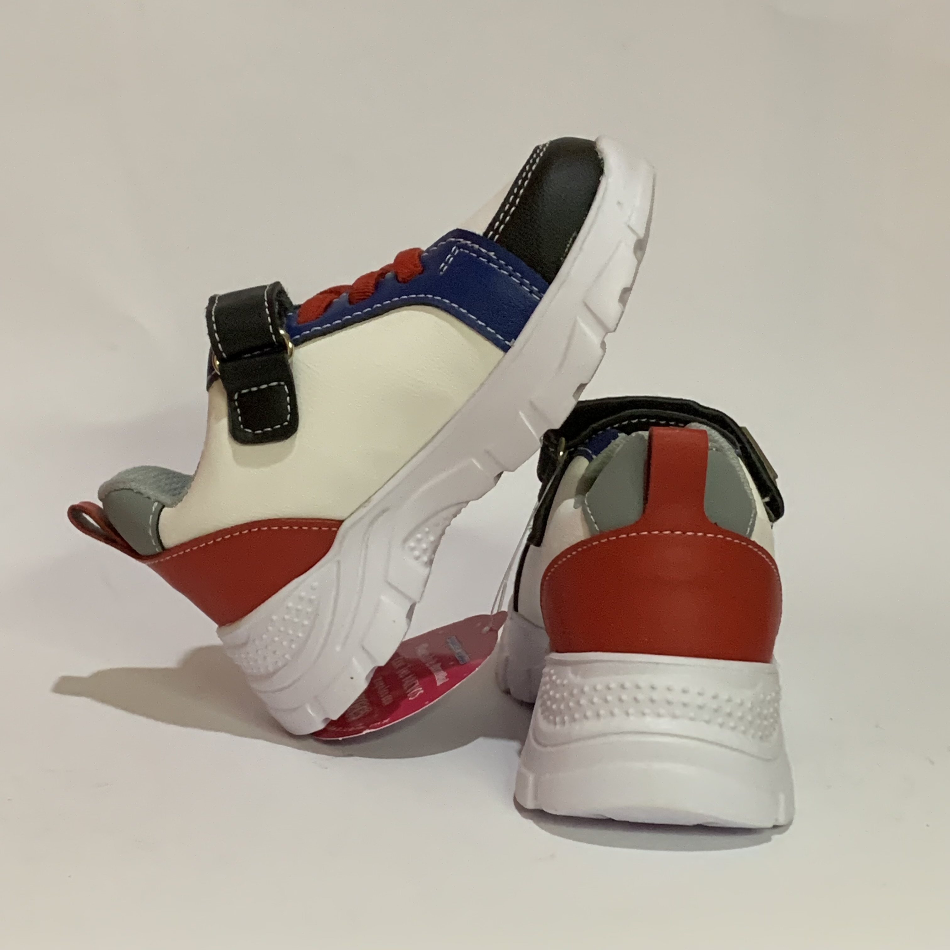 Tenis  multicolor con luz AUDAZ 