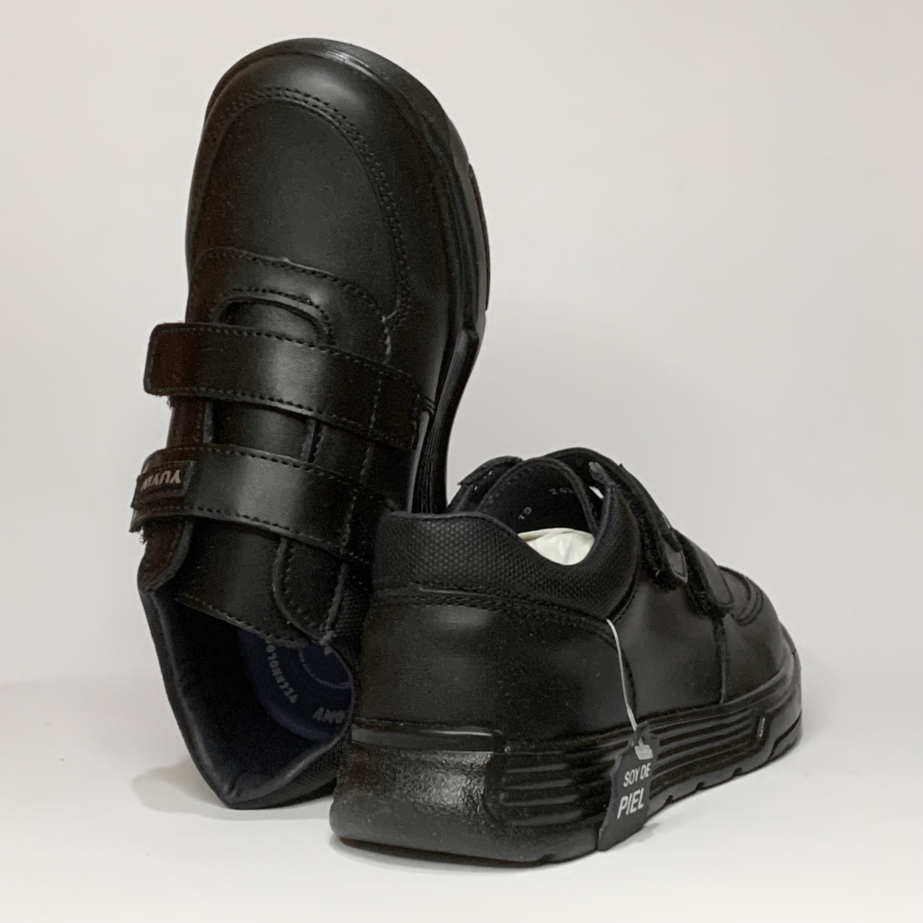 Zapato Escolar Negro de Piel YUYIN