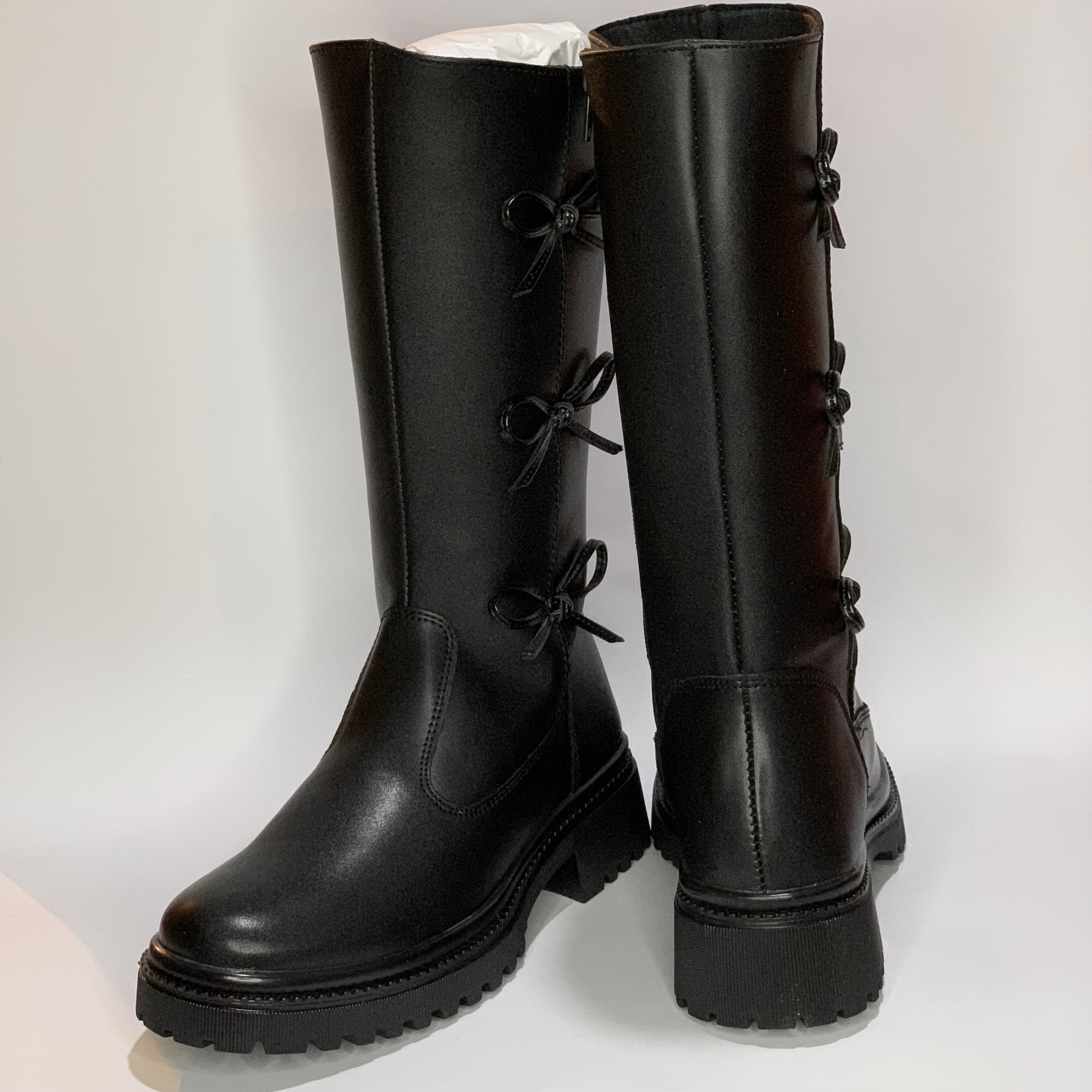 Bota alta negra Marca YUYIN 