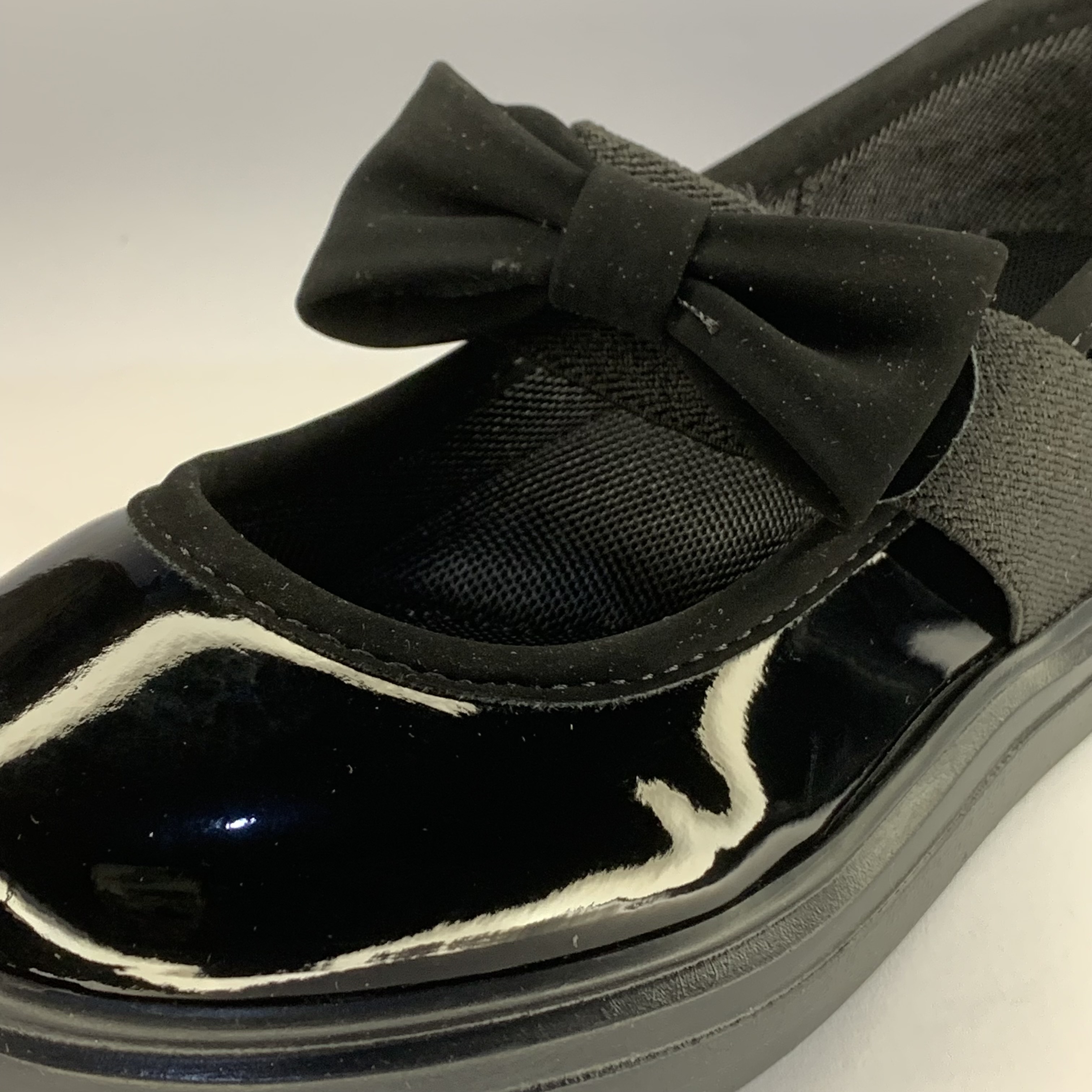 Zapato de charol negro KARSTEN