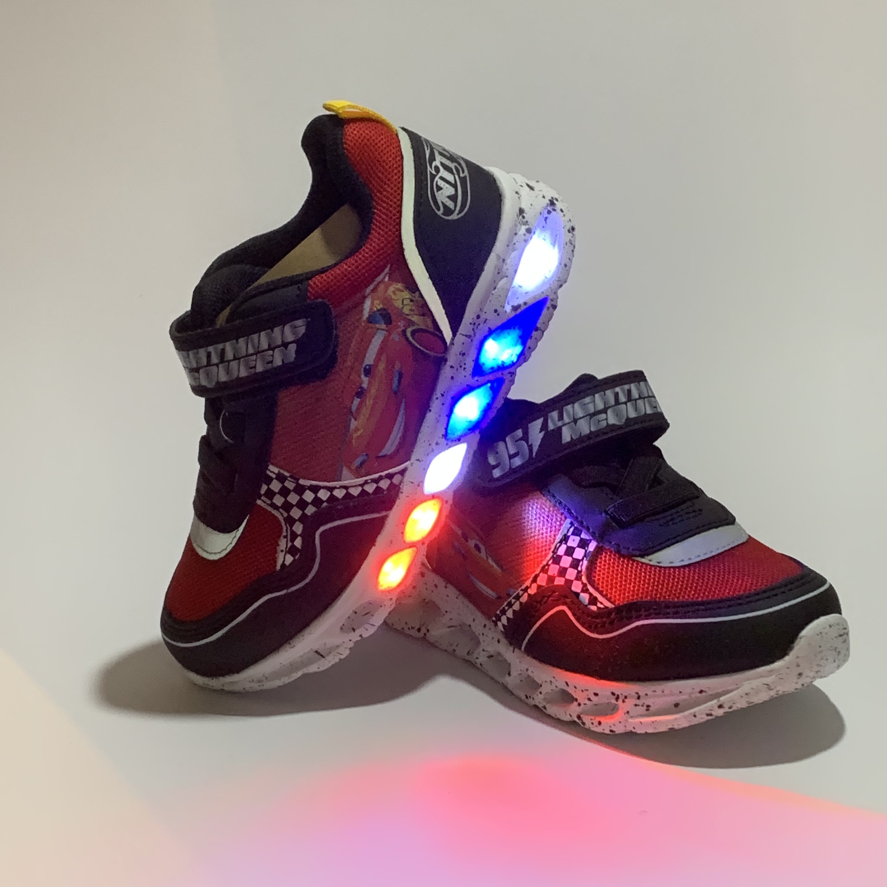 Tenis con luces CARS