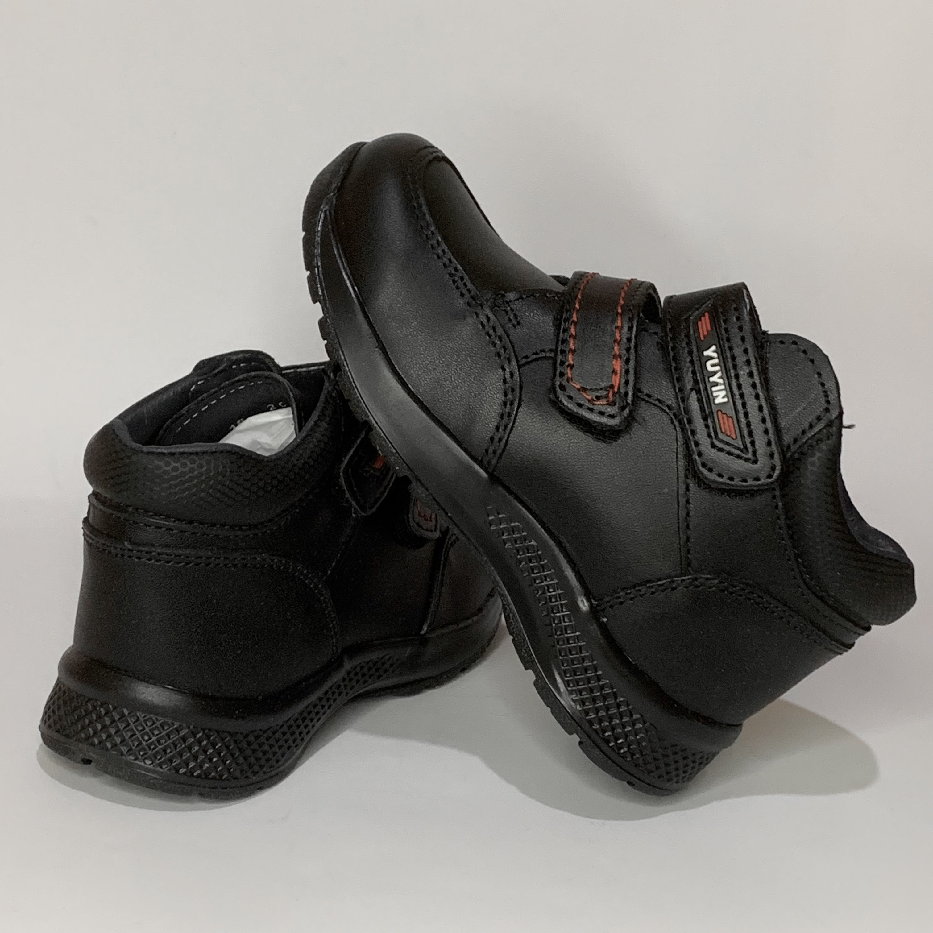 Zapato escolar negro YUYIN