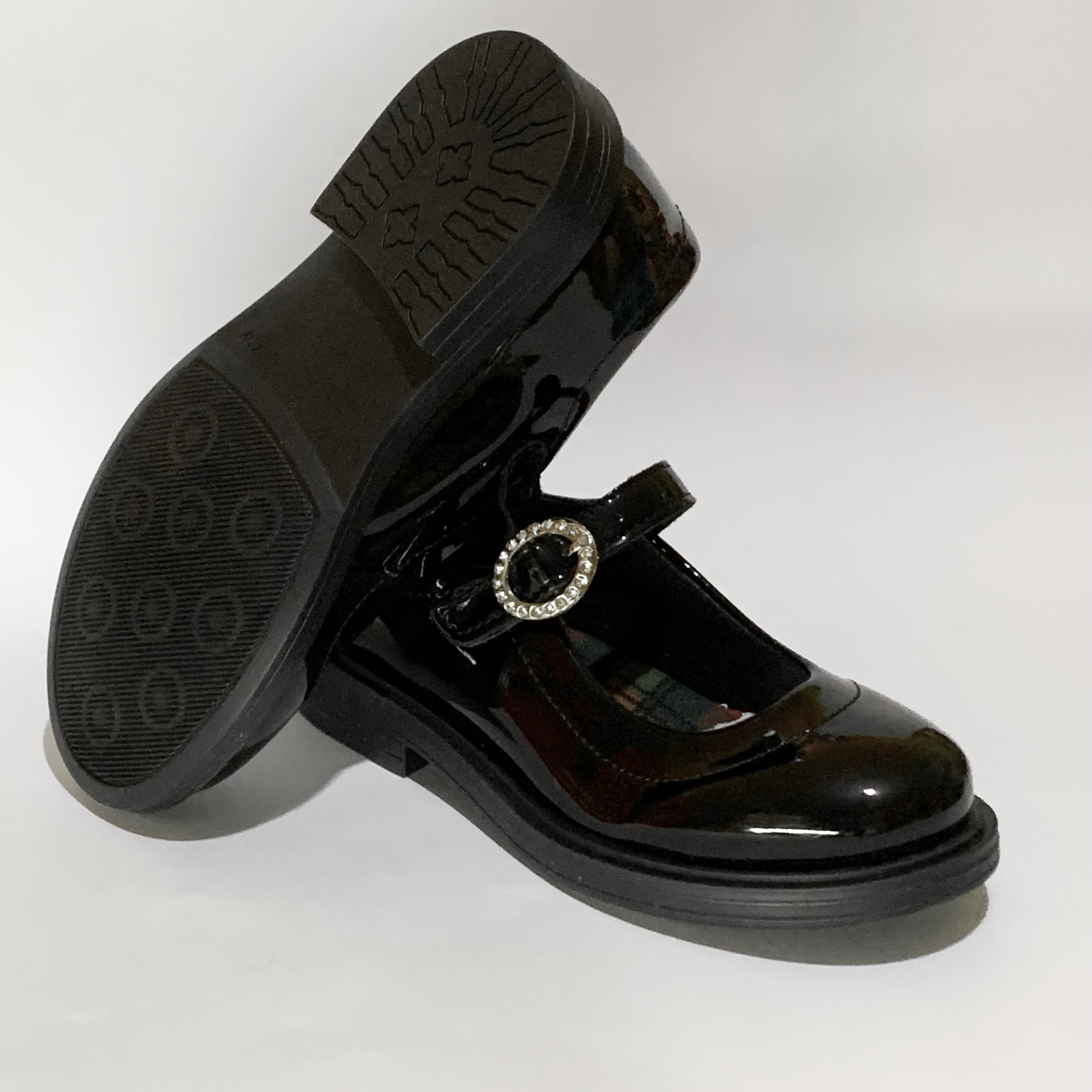 Zapatos charol CHABELO