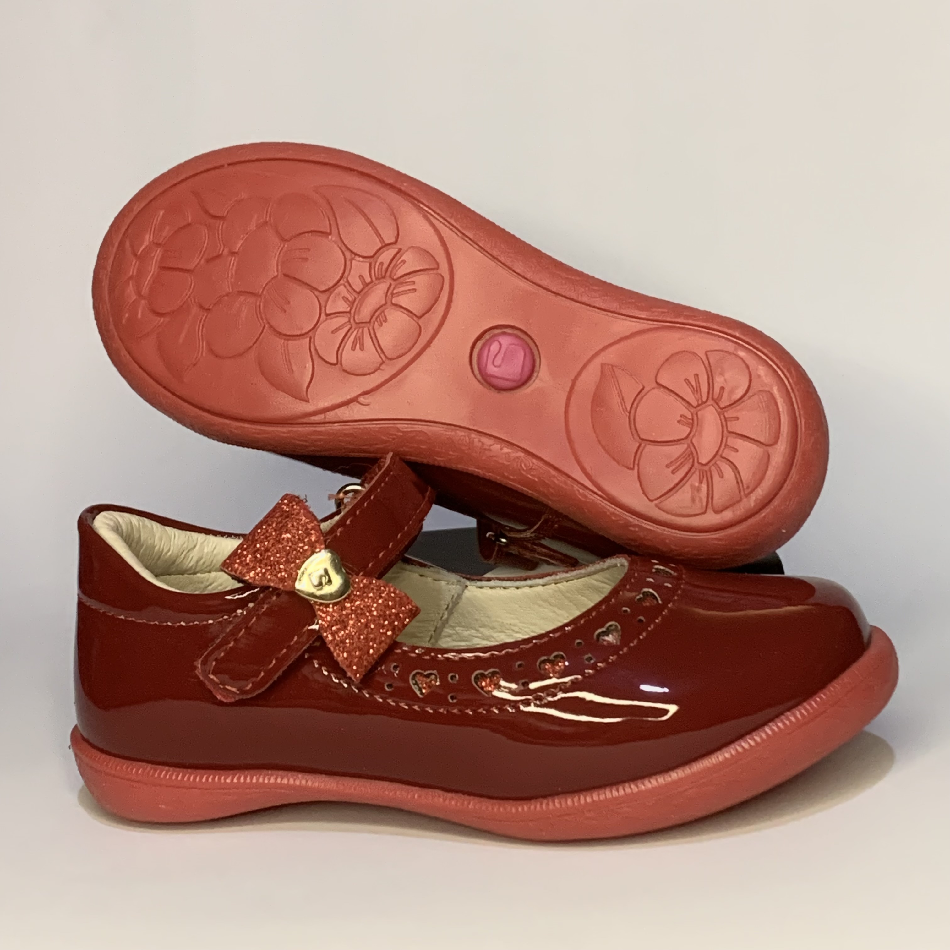 Zapatos de niña color rojo charol COQUETA