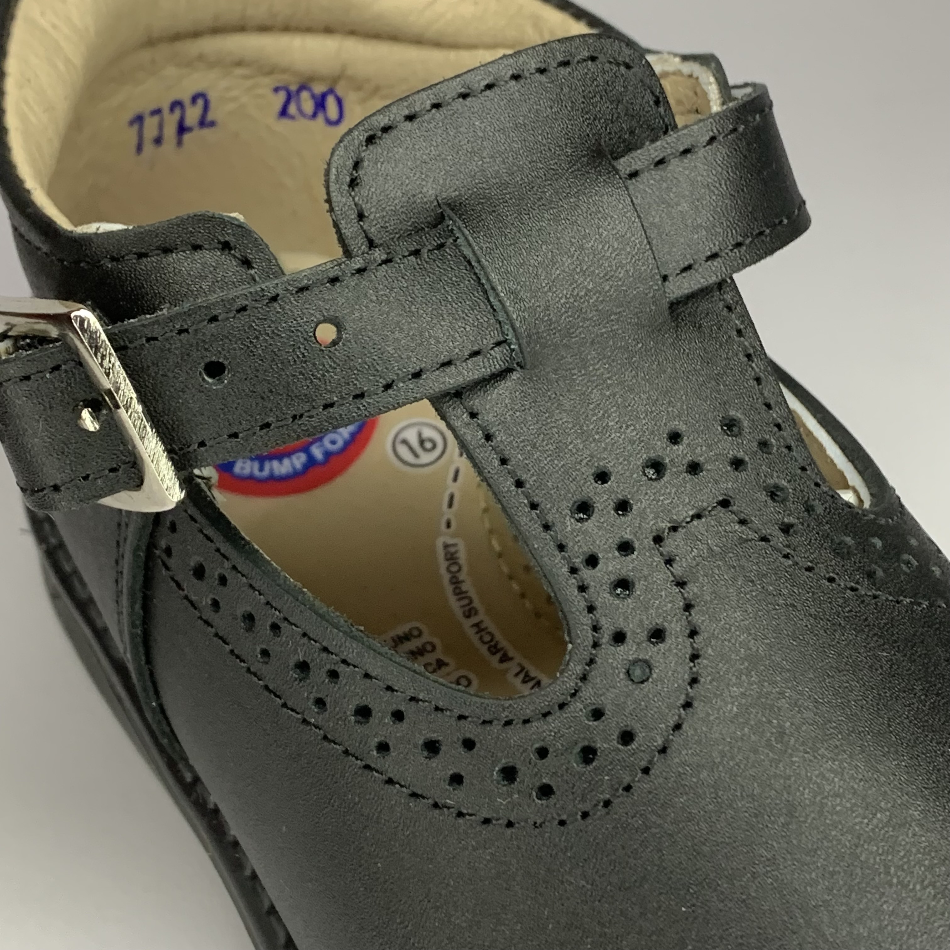 Zapatos de piel para niña DOGI