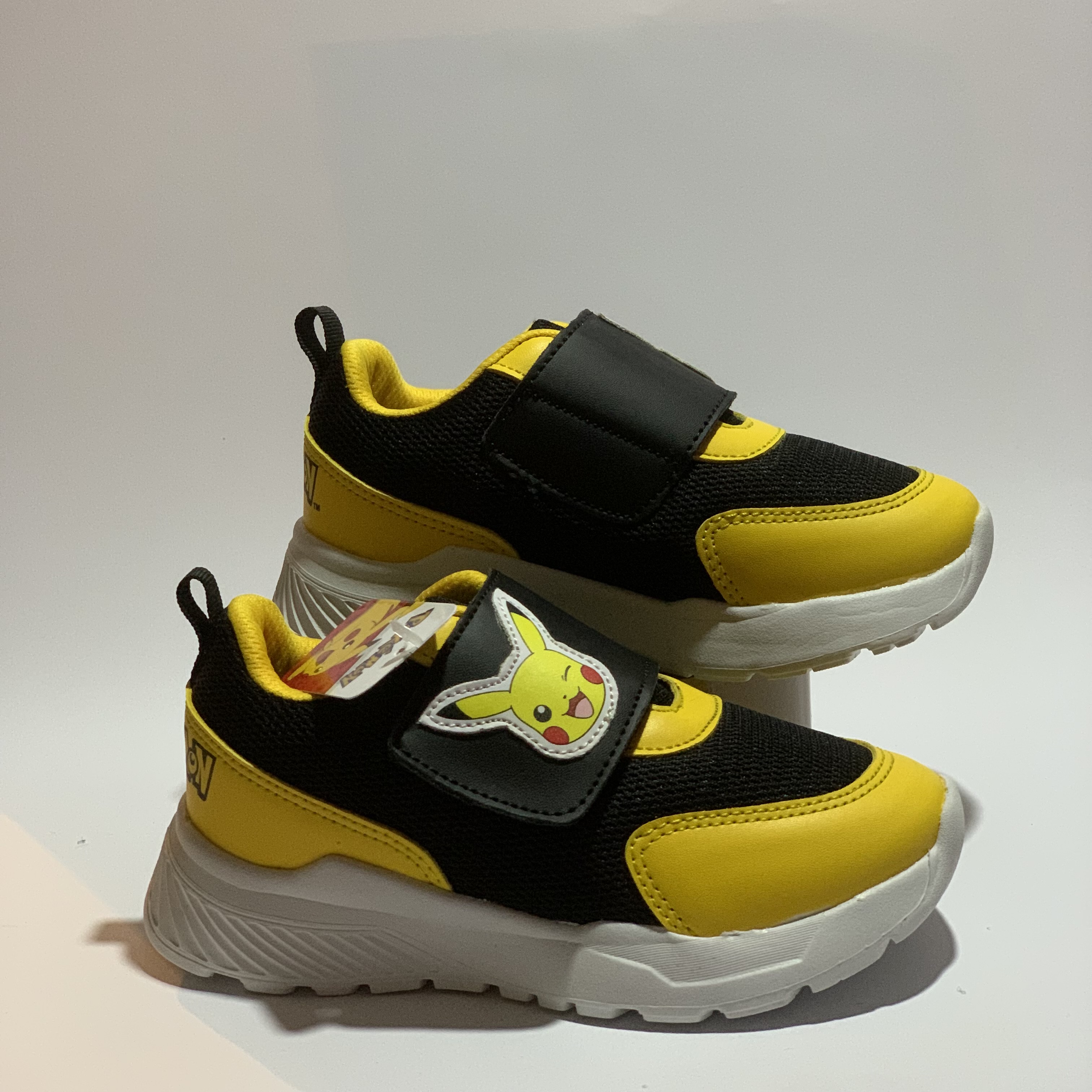 Tenis infantiles Pikachu