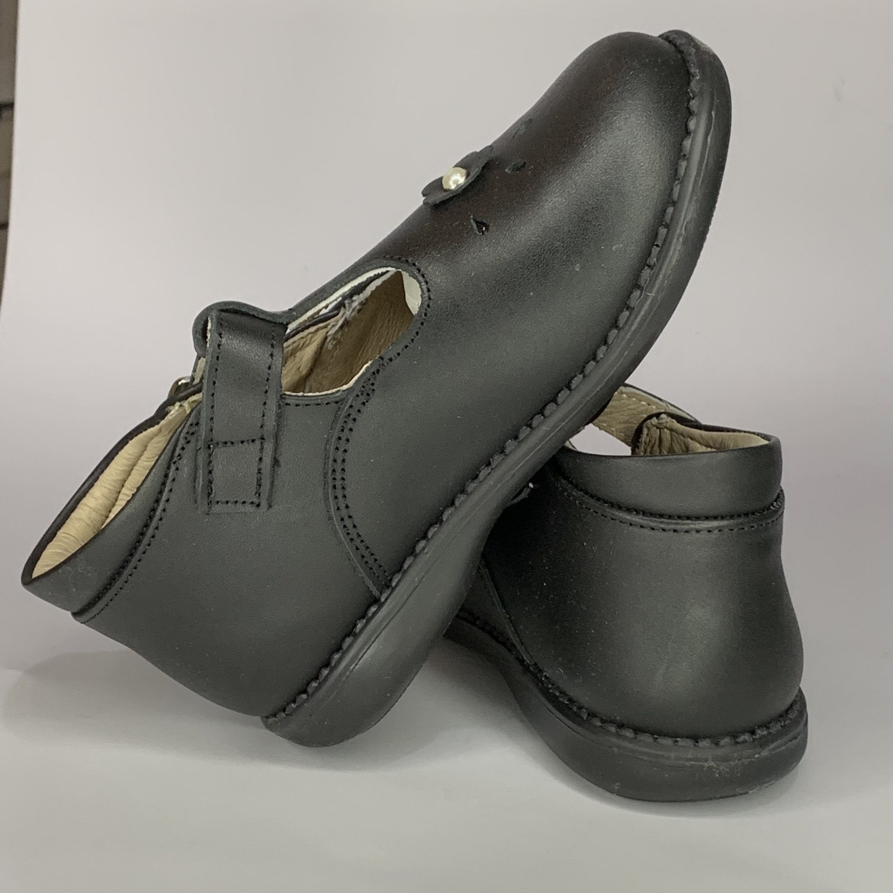 Zapatos de piel para niña DOGI