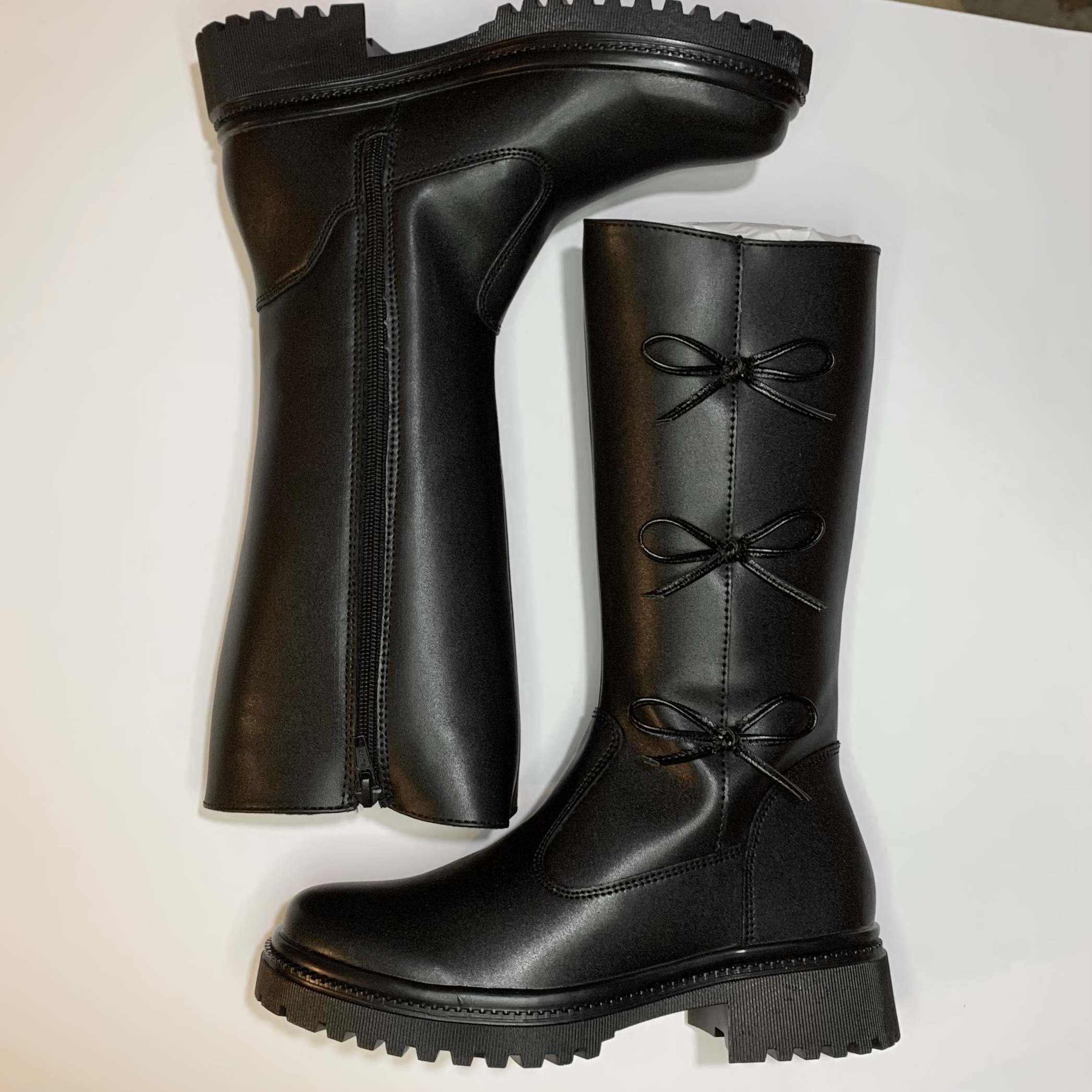 Bota alta negra Marca YUYIN 