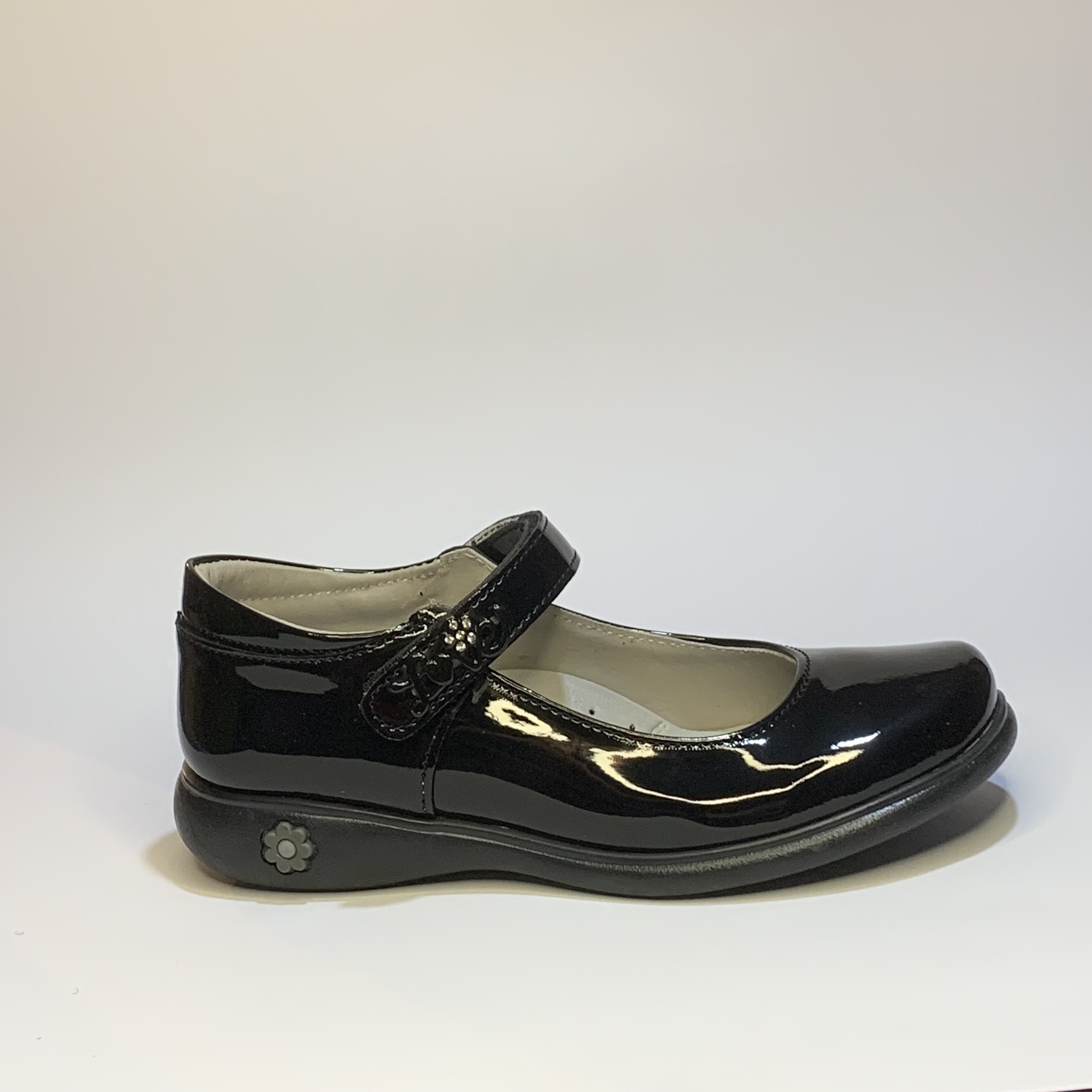 Zapato escolar charol negro