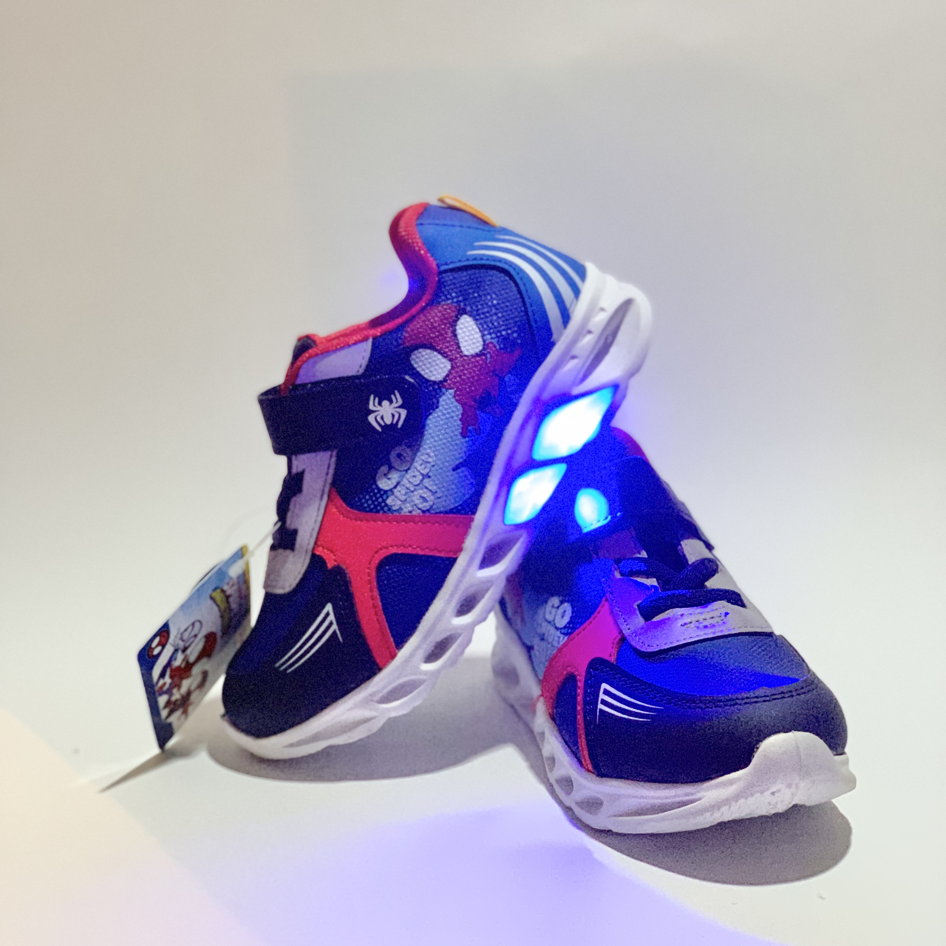 Tenis luces originales MARVEL