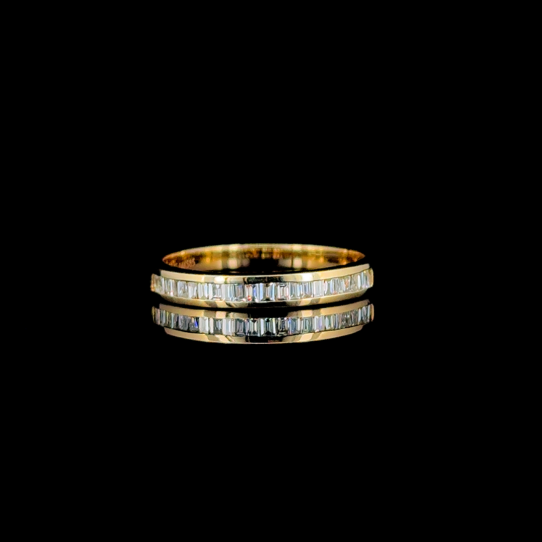 Gold ring with baguette-cut diamonds
