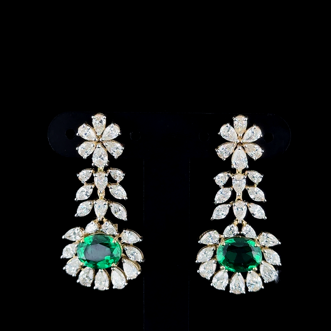 Elegant Emerald and Diamond Earrings in Gold and CVD