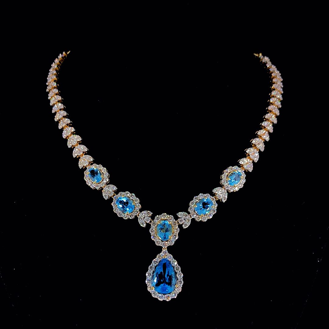 Elegant Blue Topaz Gemstone Necklace in Gold and CVD
