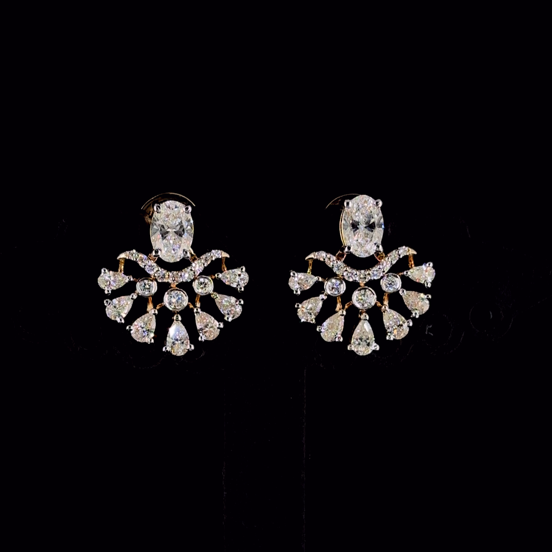 Elegant Fan Earrings in Gold and CVD
