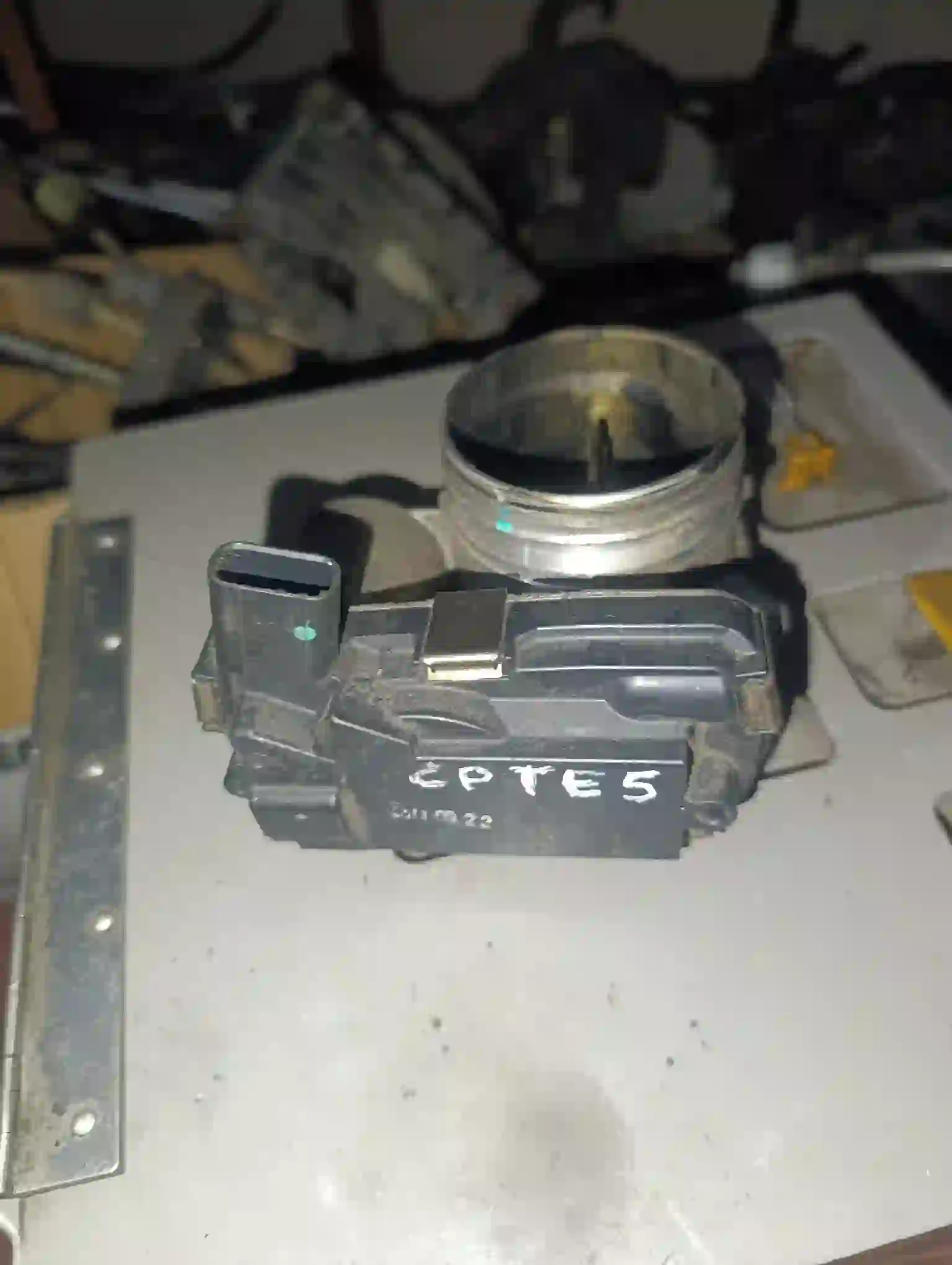 CHEVROLET CAPTİVA 2.0 EURO 5 GAZ KELEBEĞİ