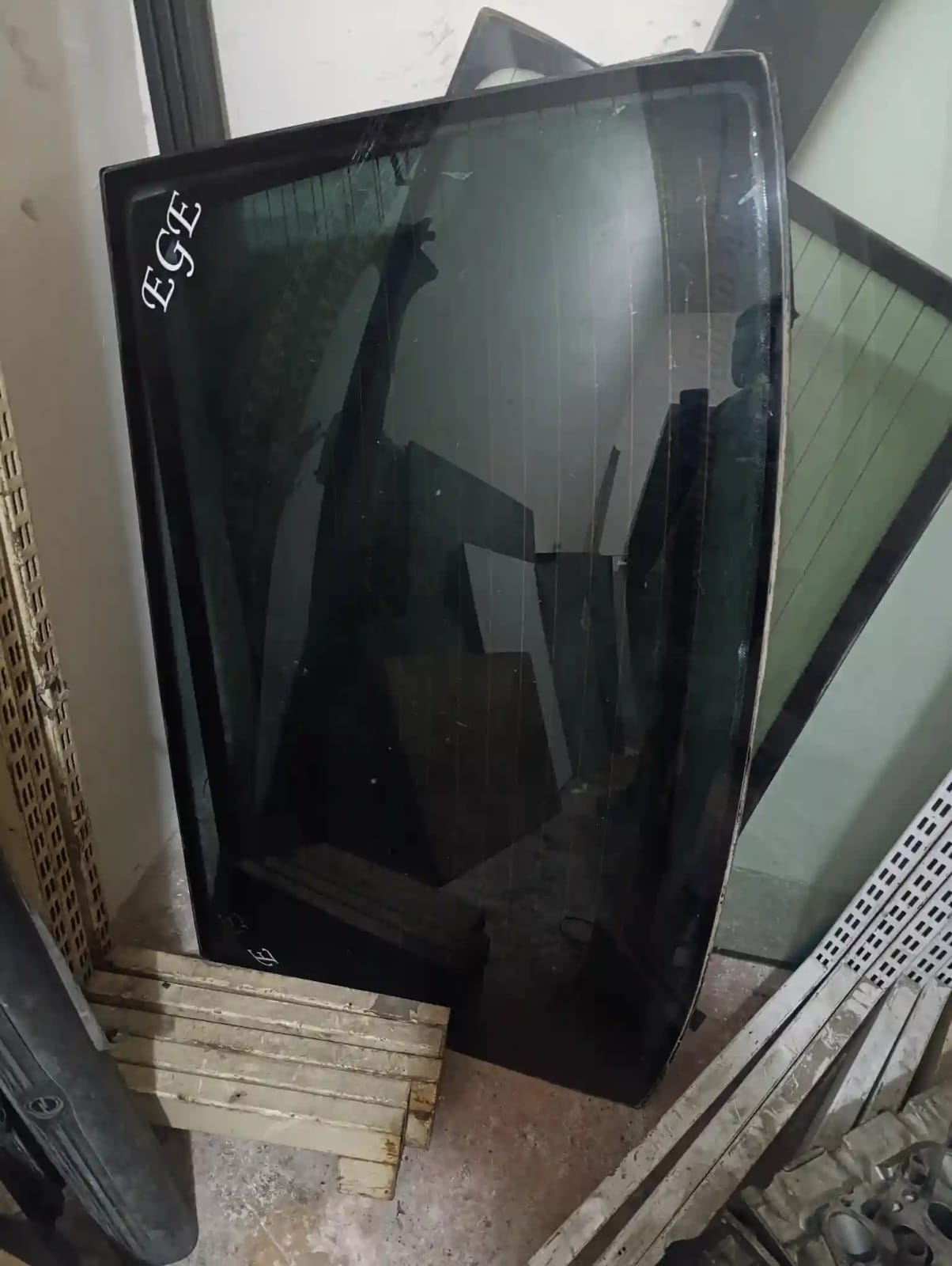 Opel Vectra A Arka Cam – Çıkma Orijinal Arka Cam