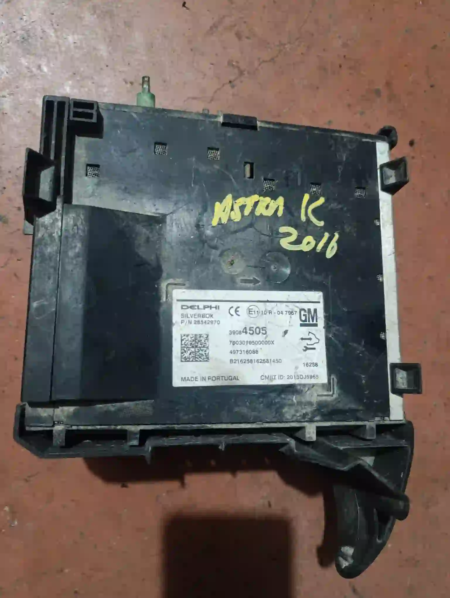 Opel astra k sigorta kutusu