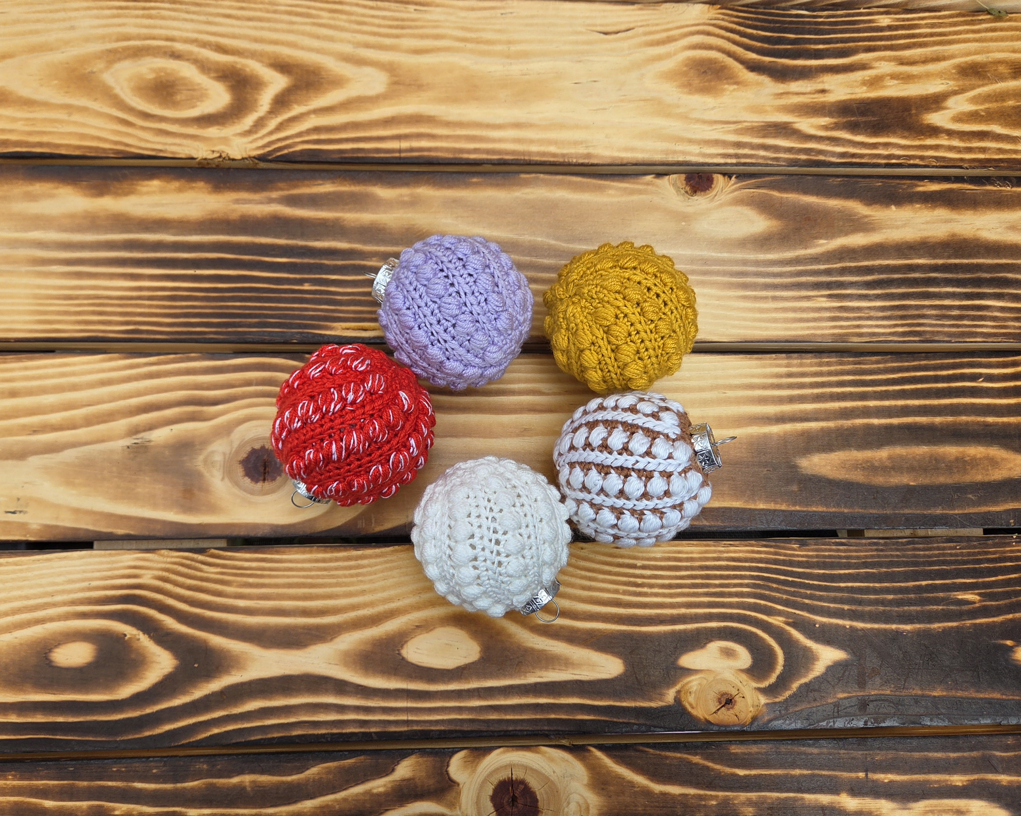 PATTERN Bella Twirly Bauble Ornament Cover 