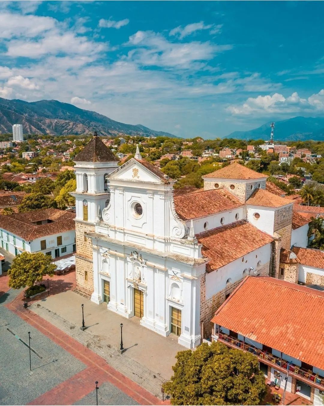 TOUR A SANTA FE DE ANTIOQUIA & KANALOA