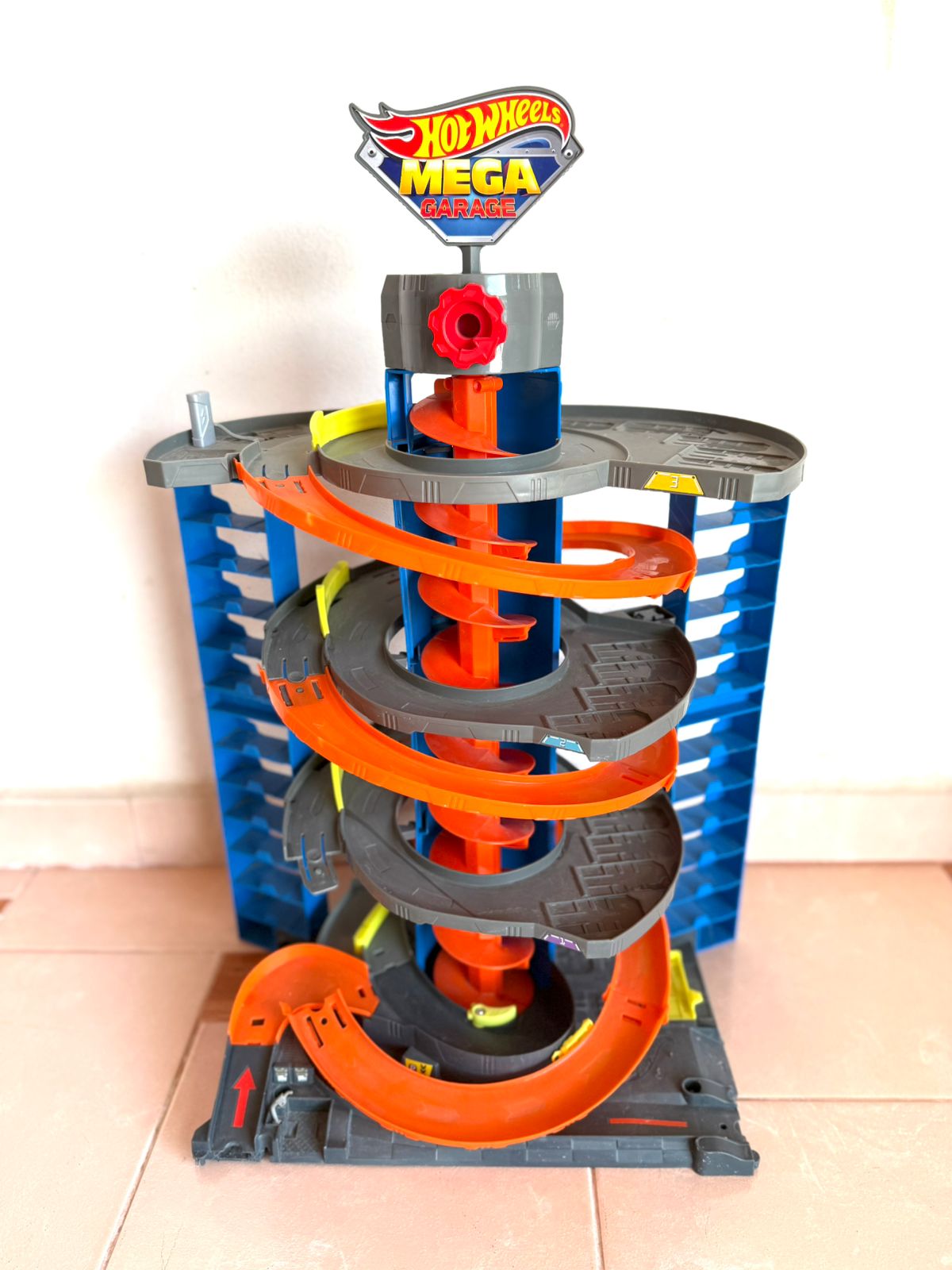 Pista Mega garage