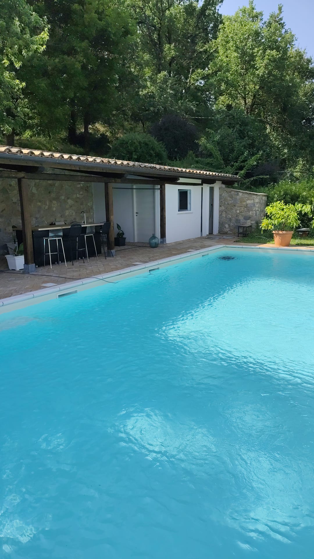 Camera matrimoniale in piscina