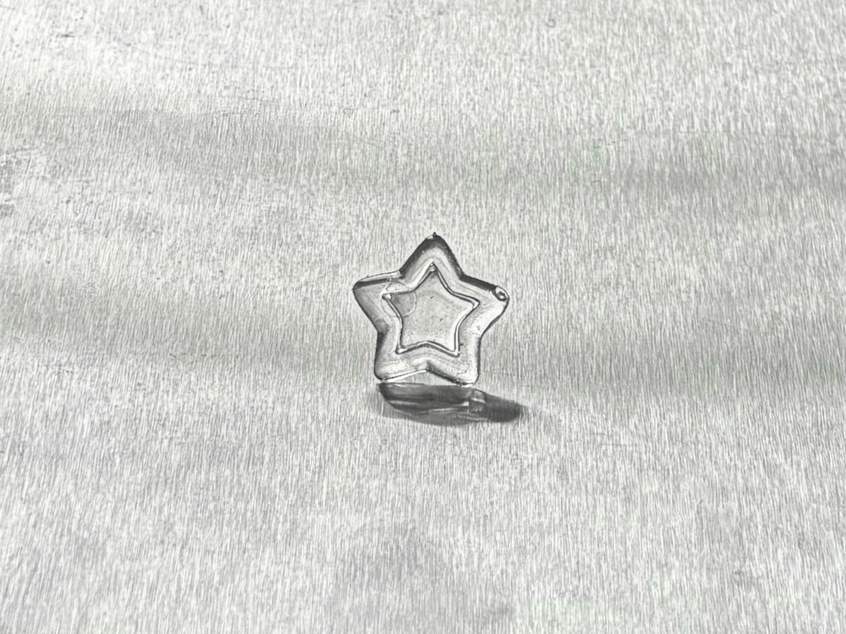GRAPHIC STAR STUD