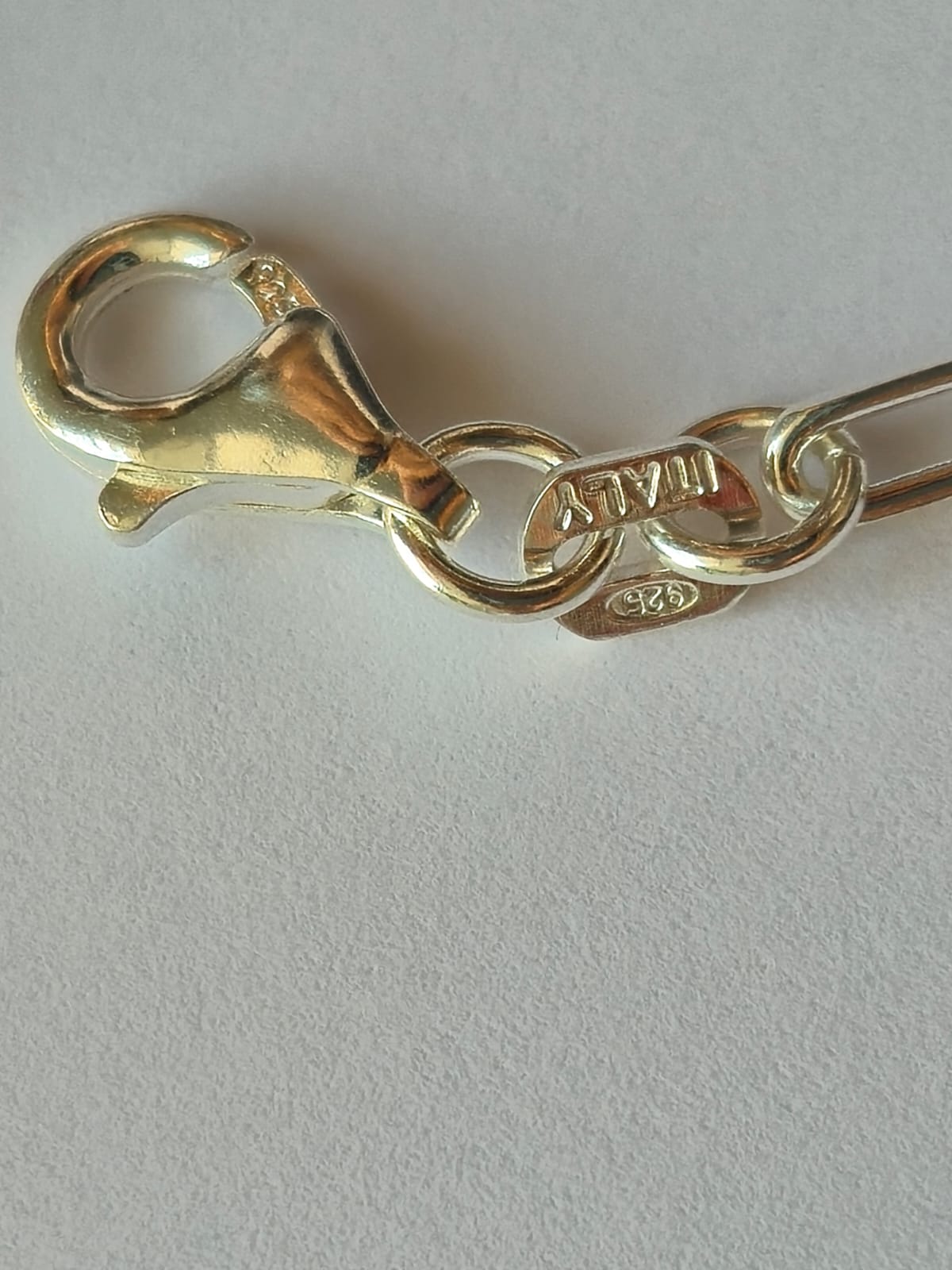 Pulsera con 3 corazones