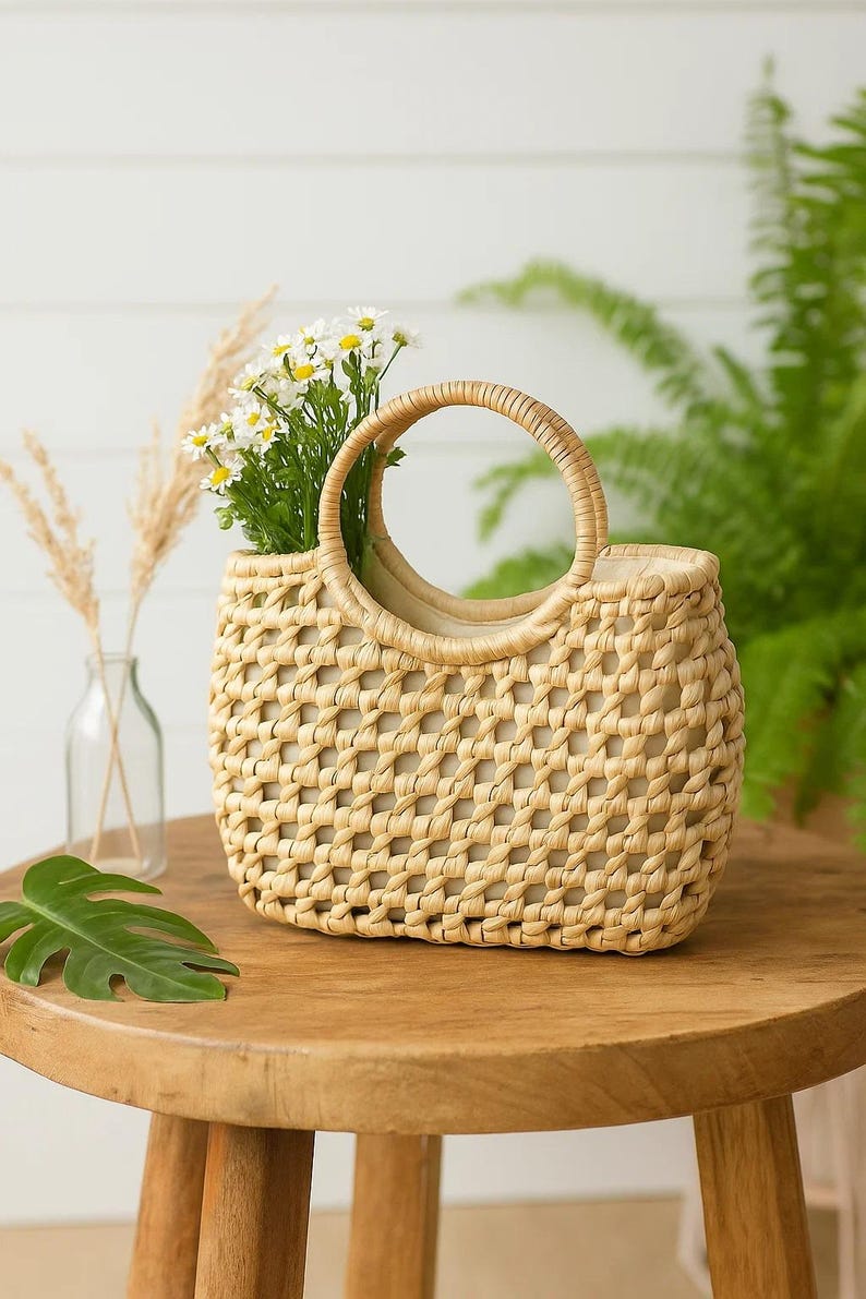 Handmade Open Weave Straw Tote Bag Š Woven Water Hyacinth Purse with Round Handle, Eco-Friendly Summer Handbag