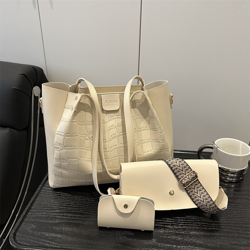 Elegant white Color Handbag Set