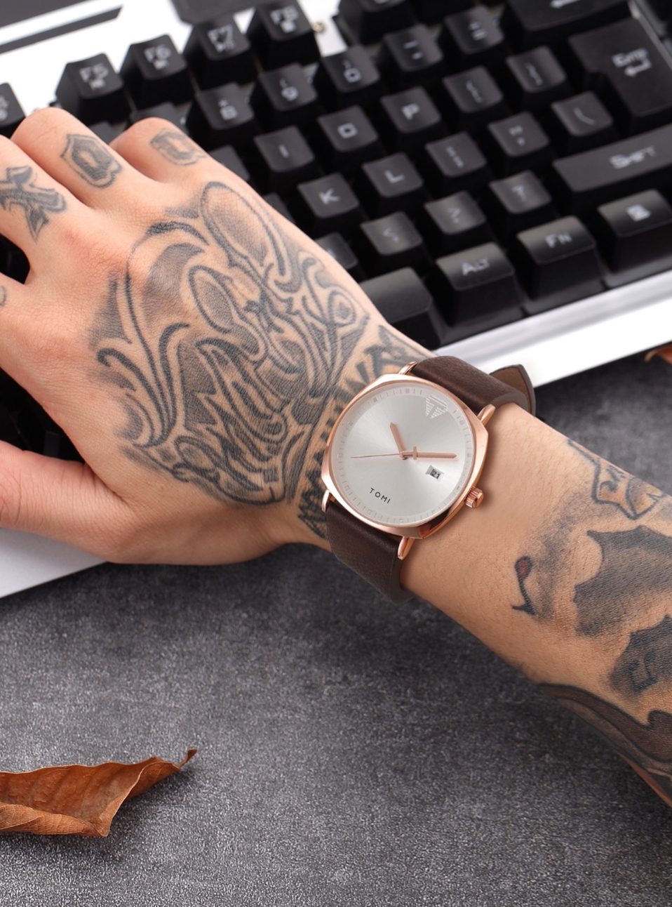 TOMI T044 Wristwatch