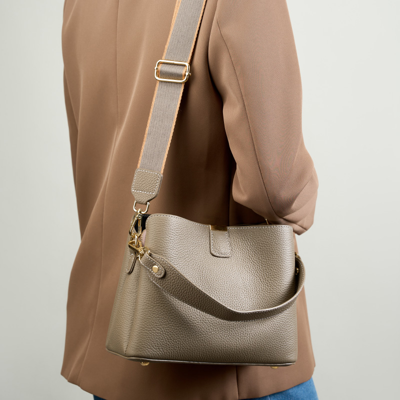 Classic Leather Shoulder Bag