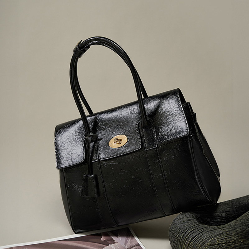 Elegant White Handbag