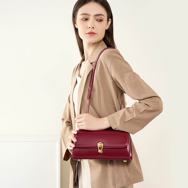 Elegant Burgundy Leather Shoulder Bag