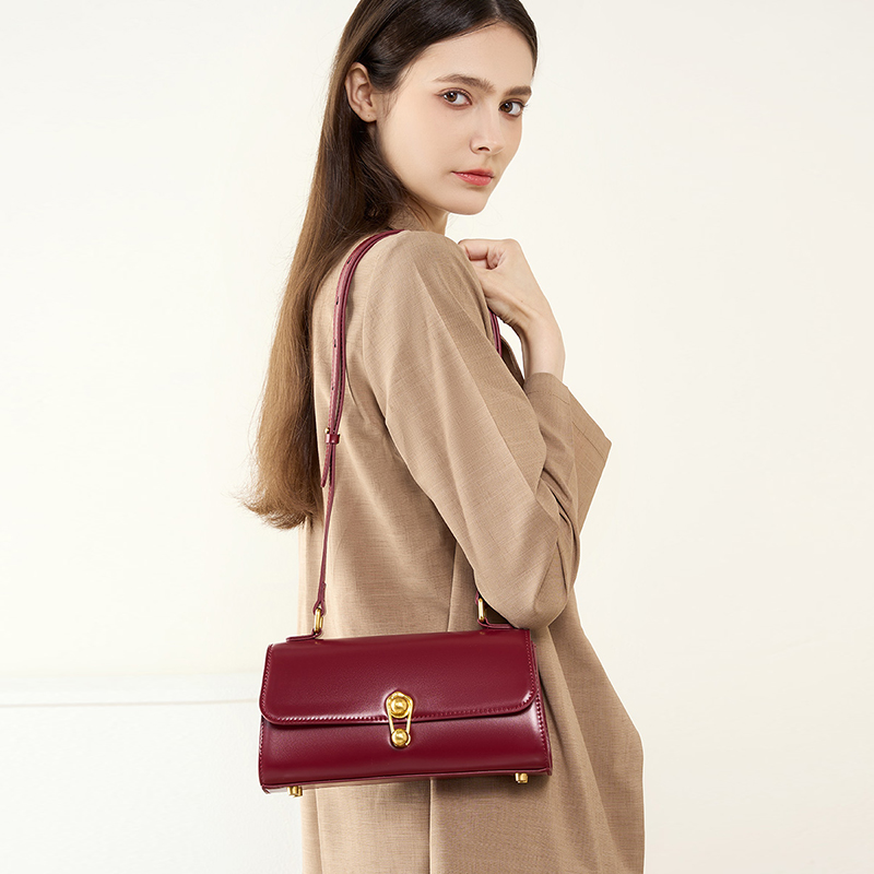 Elegant Burgundy Leather Shoulder Bag