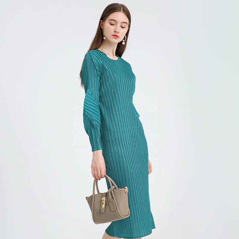 Elegant Beige Leather Handbag