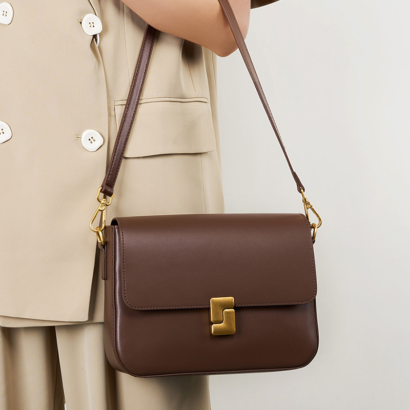Classic Leather Shoulder Bag