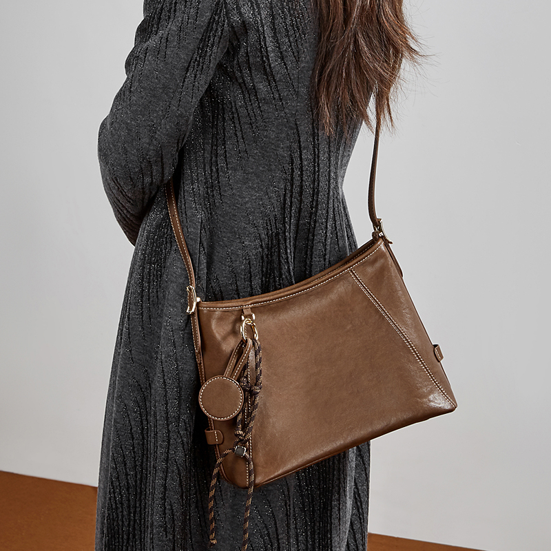 Classic Brown Leather Shoulder Bag