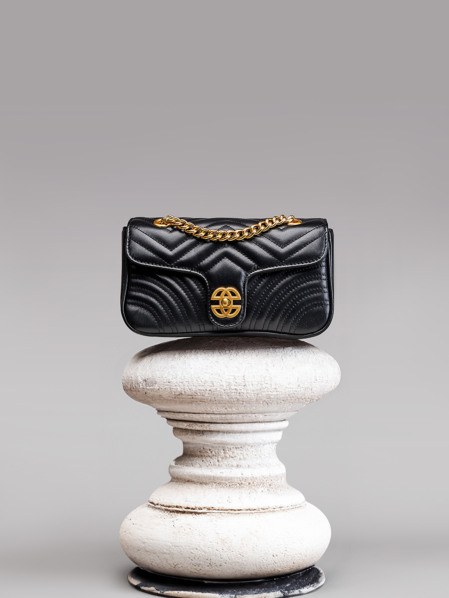 Elegant Quilted Leather Shoulder Bag