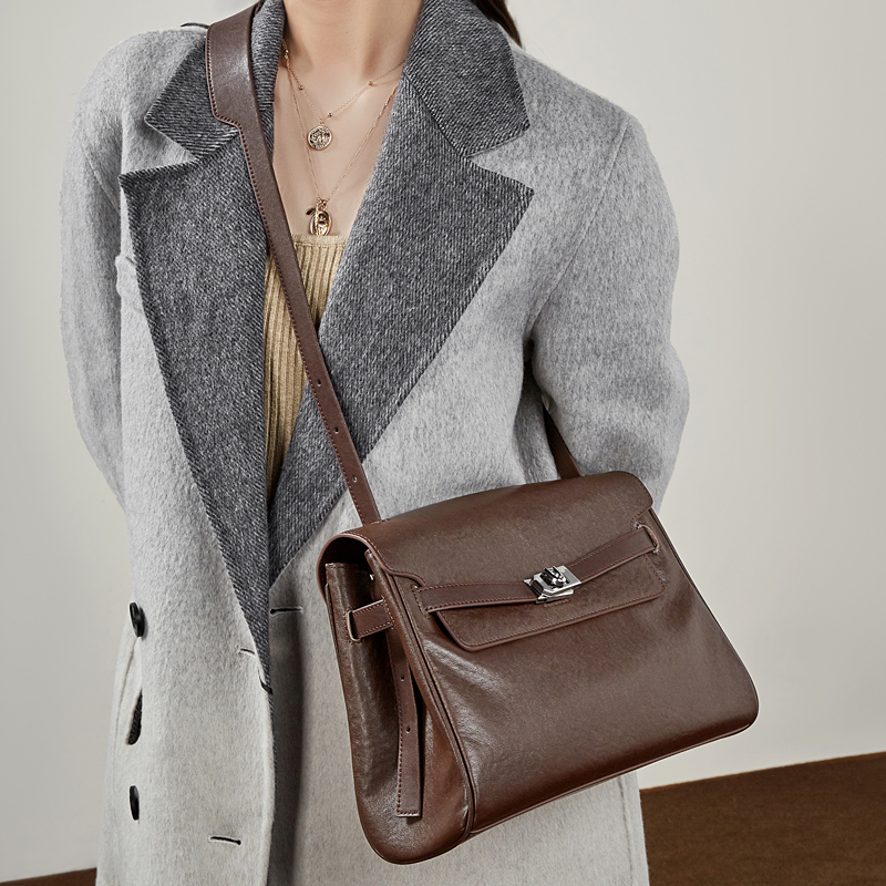 Classic Leather Shoulder Bag