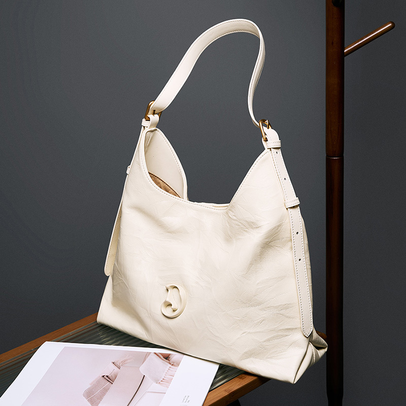 Classic Leather Shoulder Bag