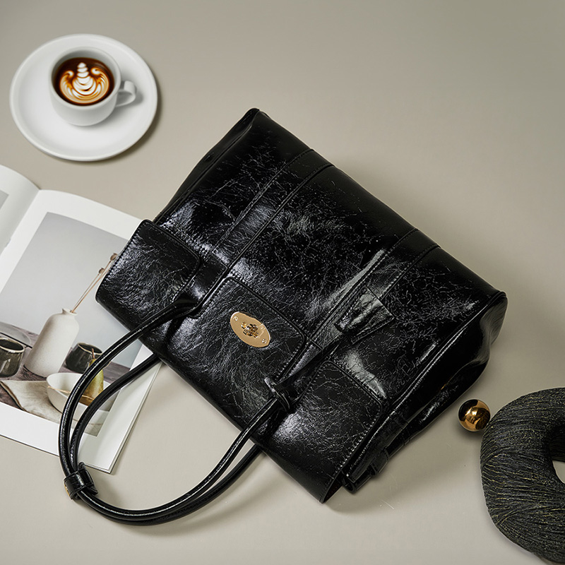 Elegant White Handbag